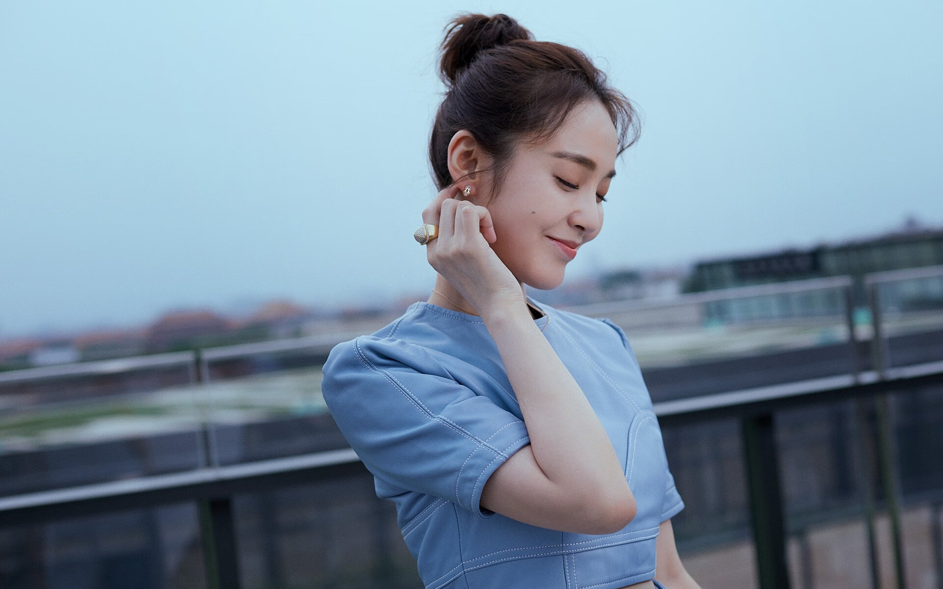 体育明星出书分享成长经历引共鸣,体育明星及其成长经历